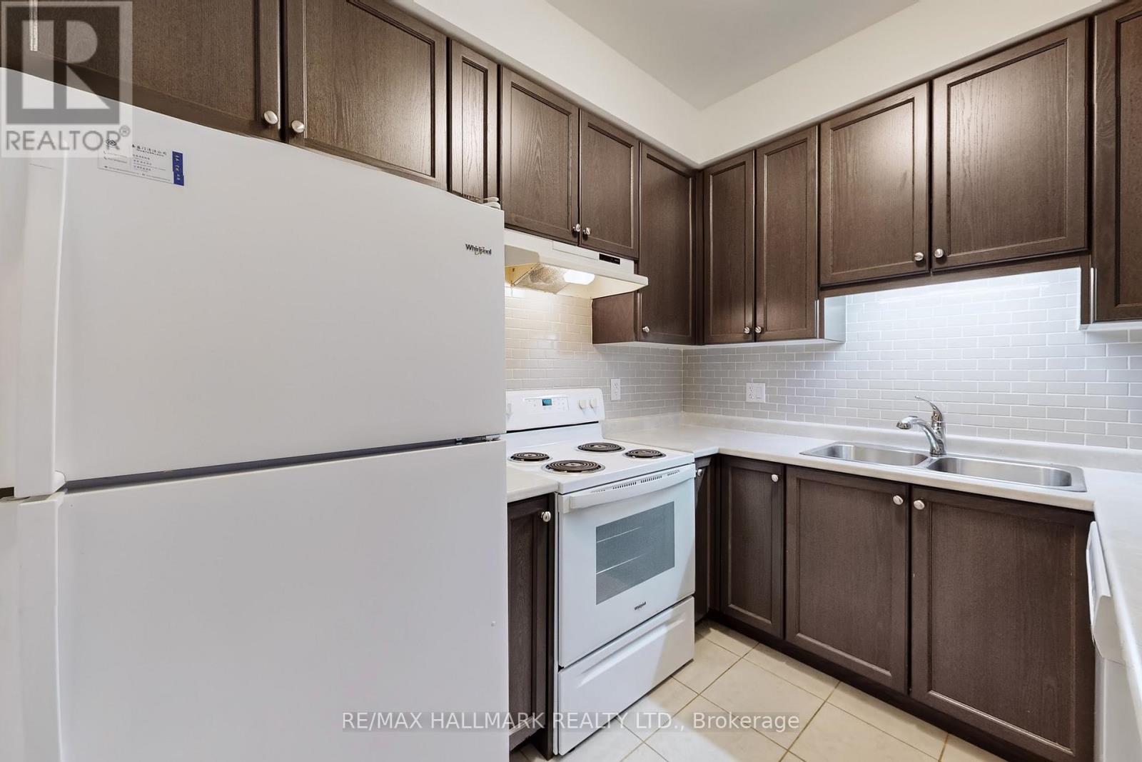 106 Bravo Lane, Newmarket, Ontario  L3X 0L3 - Photo 13 - N12572876