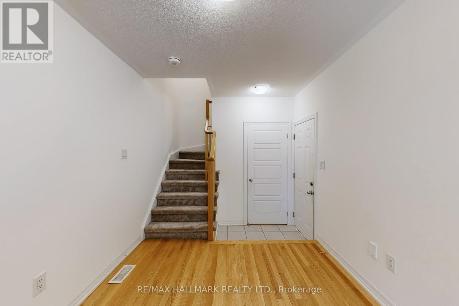 106 Bravo Lane, Newmarket, Ontario  L3X 0L3 - Photo 38 - N12572876