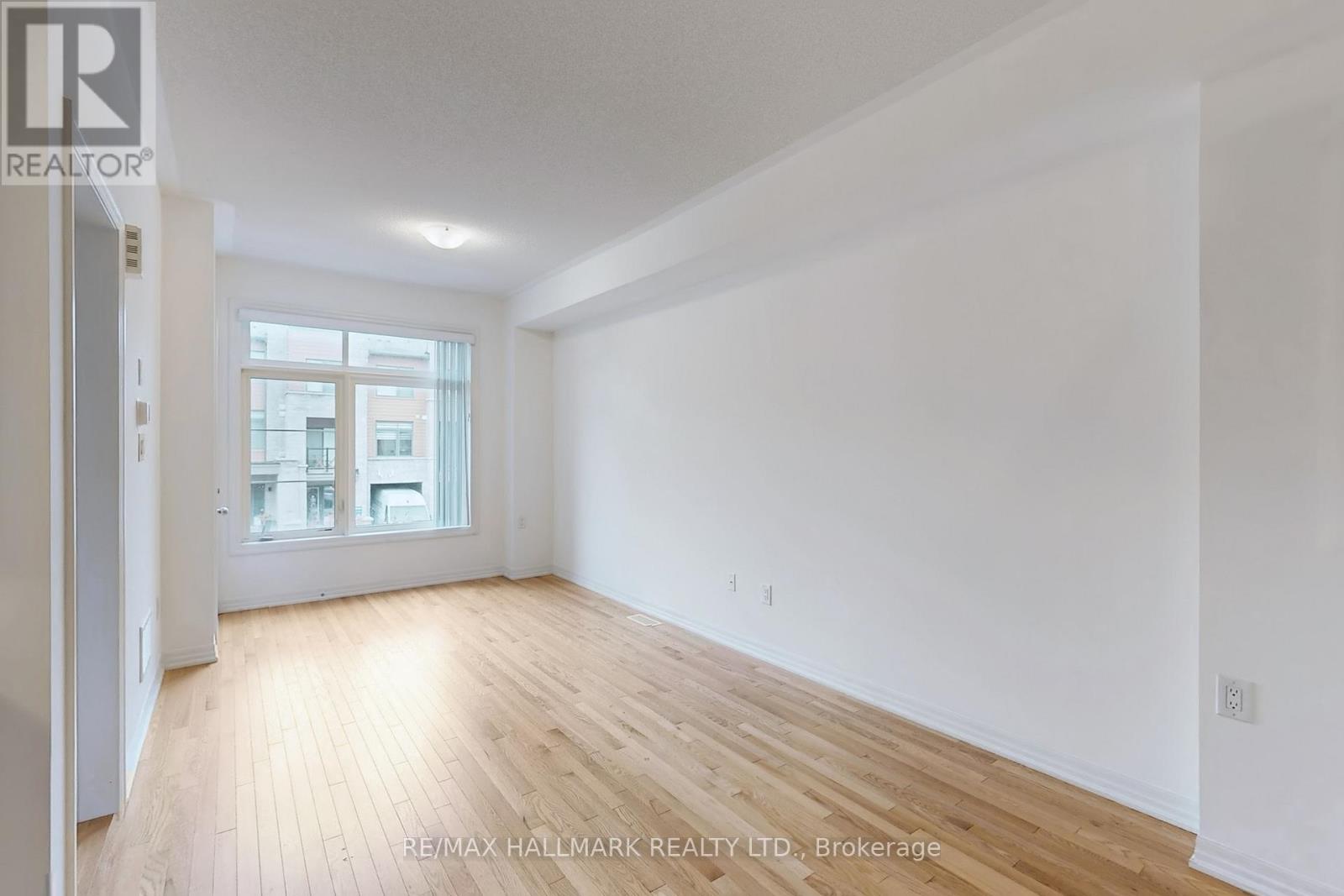 106 Bravo Lane, Newmarket, Ontario  L3X 0L3 - Photo 4 - N12572876