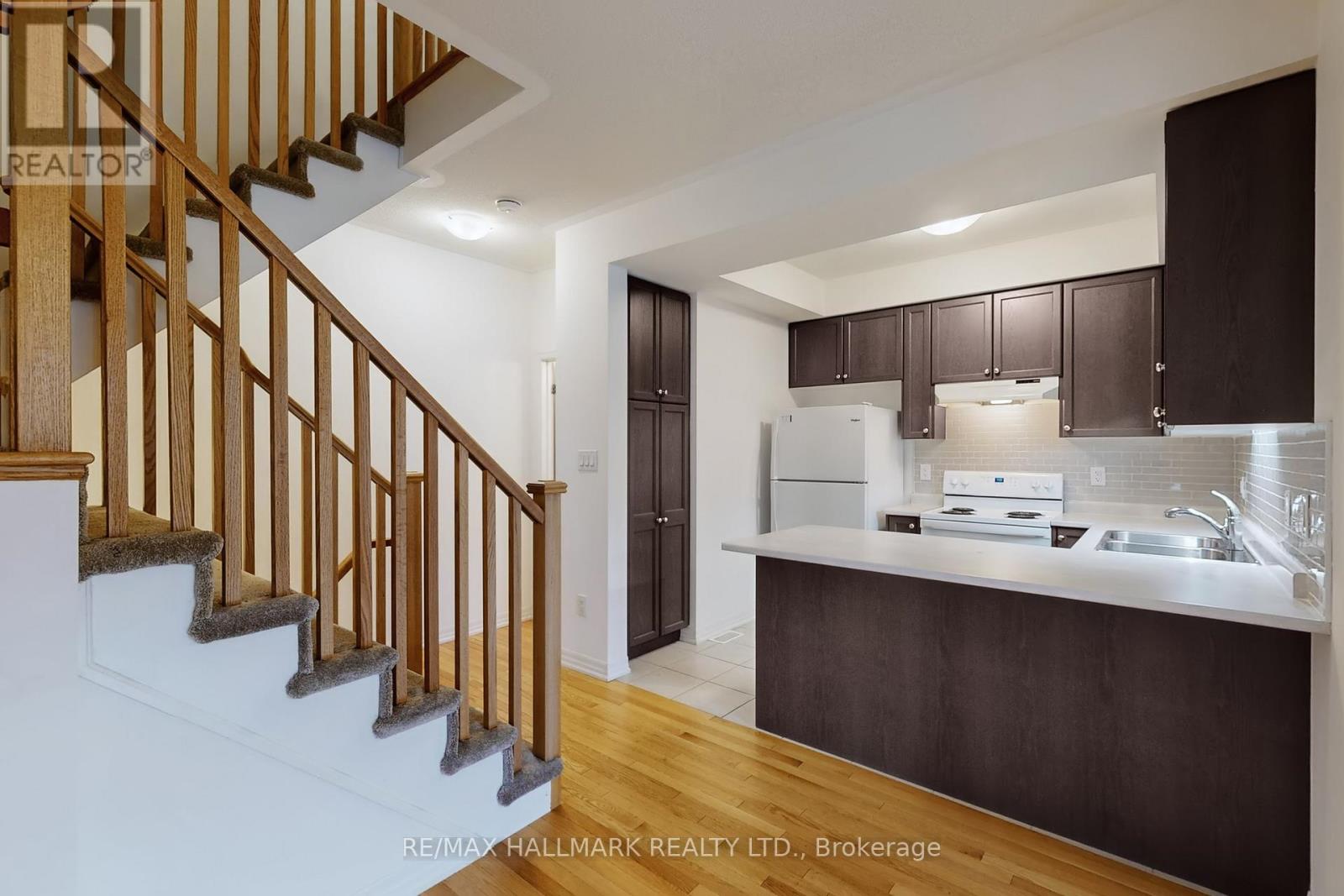 106 Bravo Lane, Newmarket, Ontario  L3X 0L3 - Photo 8 - N12572876