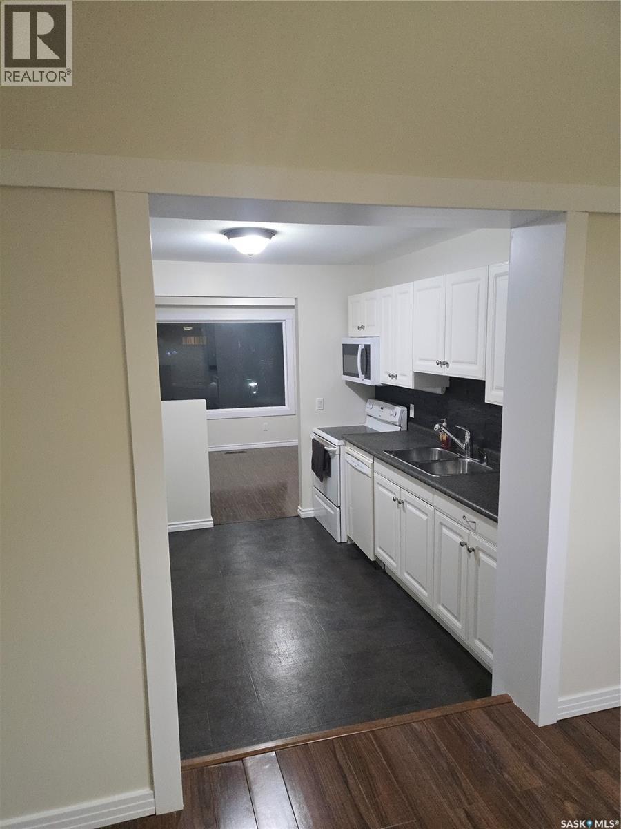 1126 Garry Street, Regina, Saskatchewan  S4T 5R5 - Photo 2 - SK024624