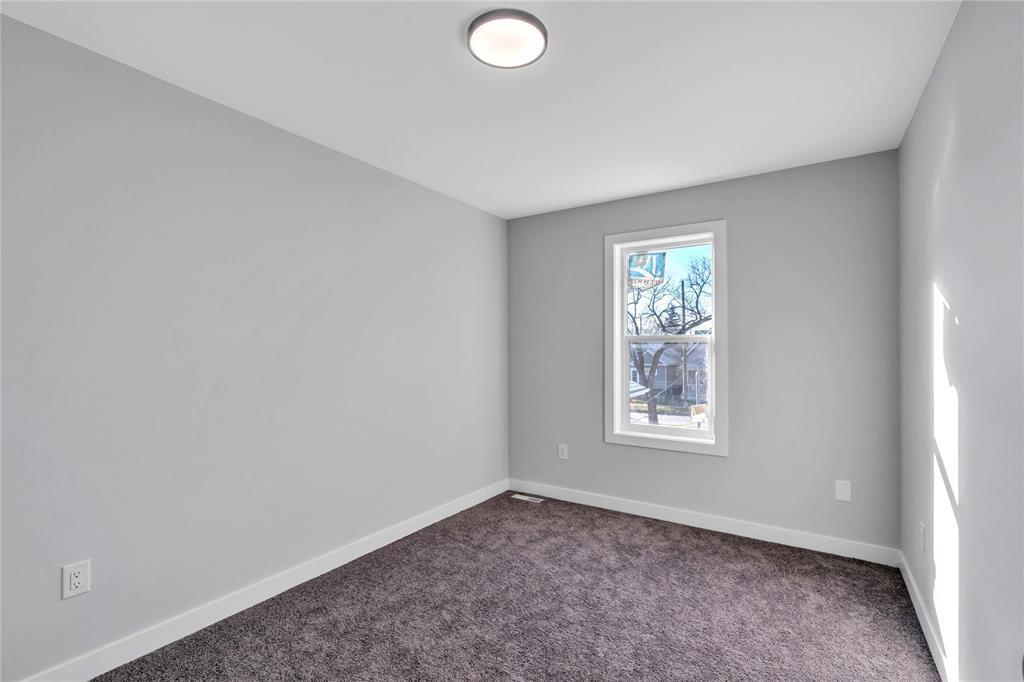 571 Burrows Avenue, Winnipeg, Manitoba  R2W 2A5 - Photo 17 - 202528404