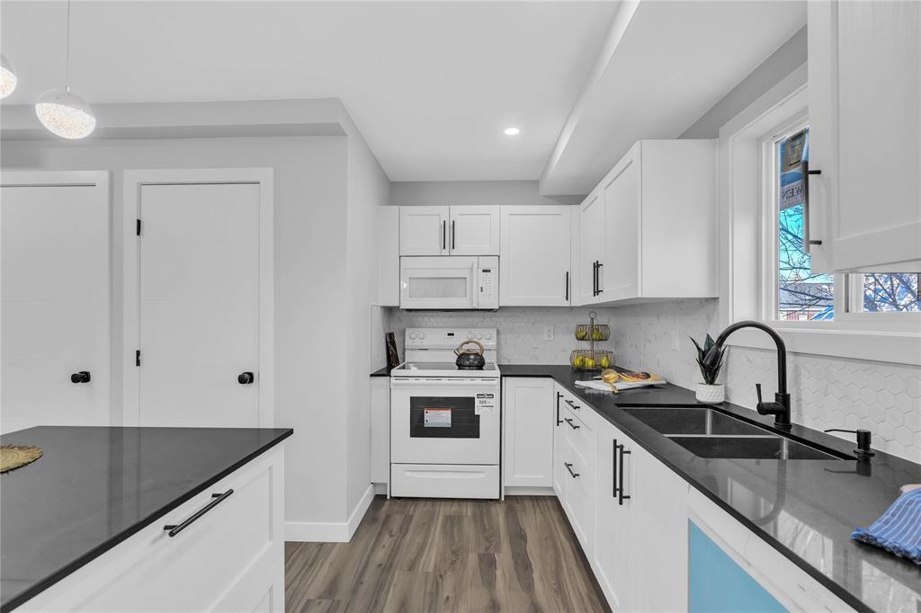 571 Burrows Avenue, Winnipeg, Manitoba  R2W 2A5 - Photo 8 - 202528404