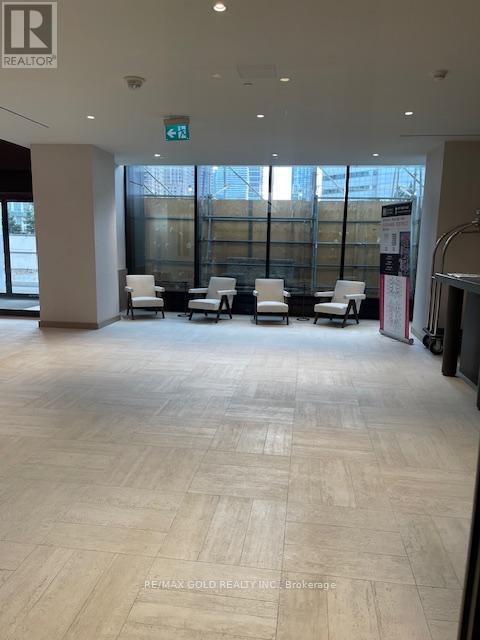 4202 - 4015 The Exchange Street, Mississauga, Ontario L5B 0N9 - Photo 8 - W12572554