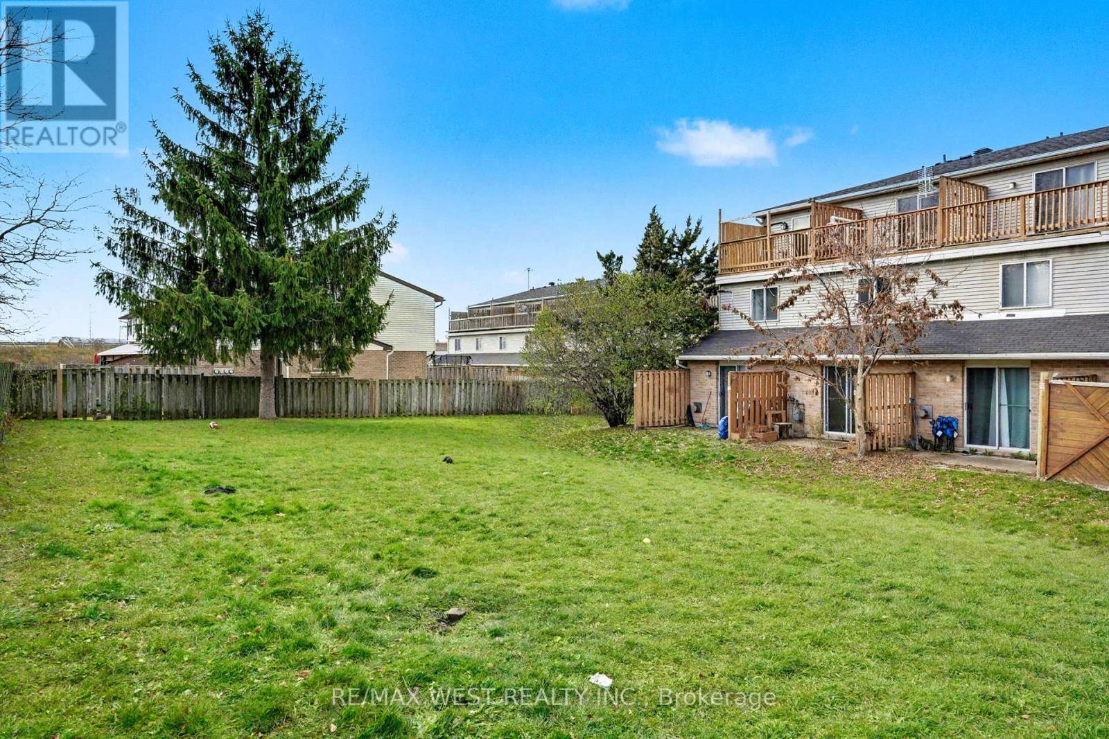 37 - 67 Valleyview Road, Kitchener, Ontario  N2E 3J1 - Photo 6 - X12572766