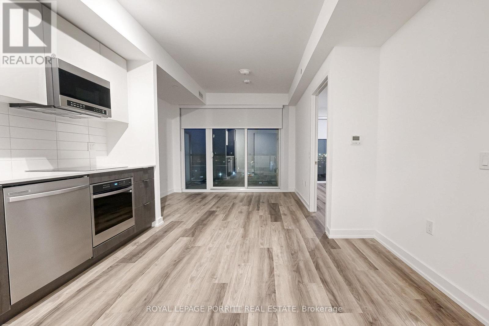 509 - 6 Chartwell Road, Toronto, Ontario  M8Z 4E8 - Photo 8 - W12572890