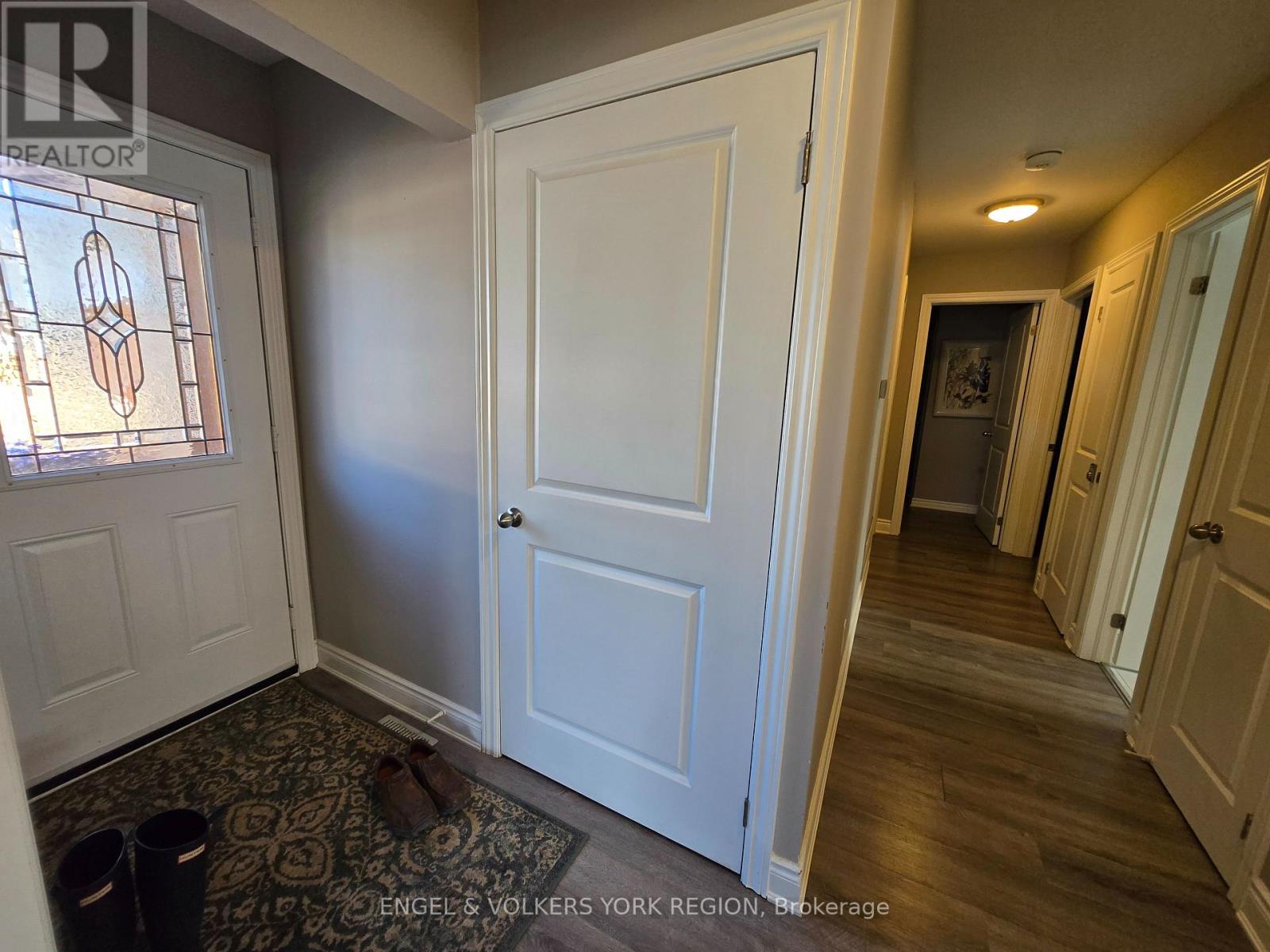 A - 18 Elrose Road W, Brampton, Ontario  L6T 2C2 - Photo 3 - W12572894