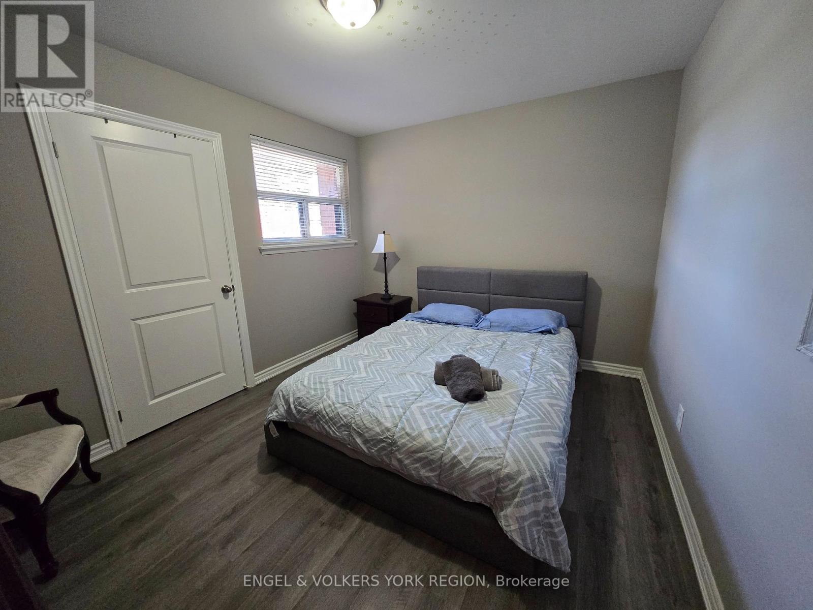 A - 18 Elrose Road W, Brampton, Ontario  L6T 2C2 - Photo 9 - W12572894