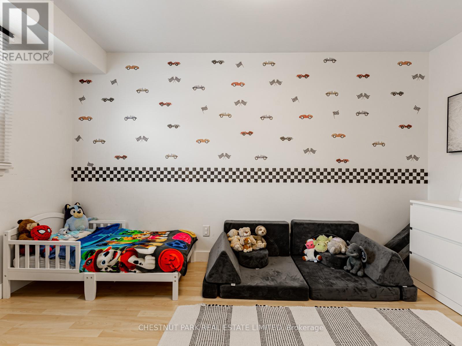 183 Locksley Avenue, Toronto, Ontario  M6B 3N8 - Photo 20 - W12572922