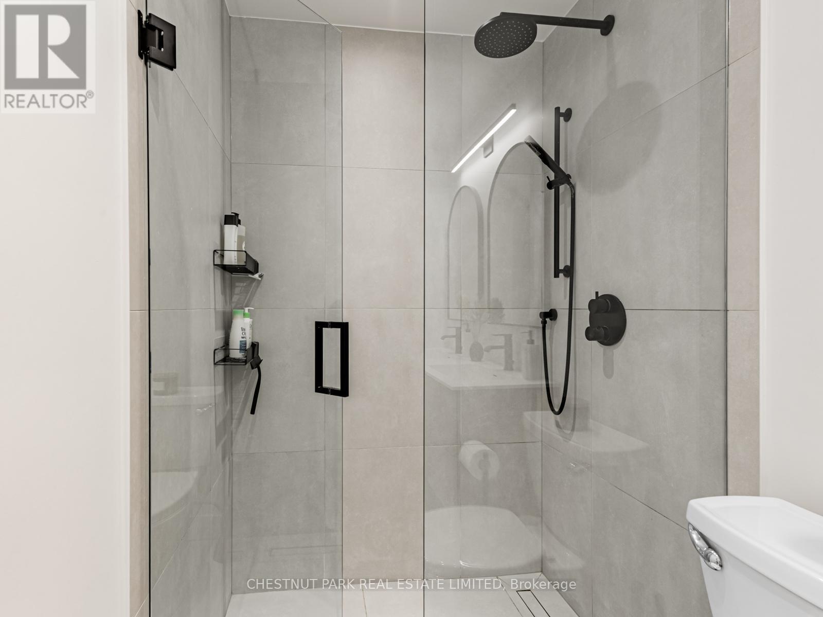 183 Locksley Avenue, Toronto, Ontario  M6B 3N8 - Photo 28 - W12572922