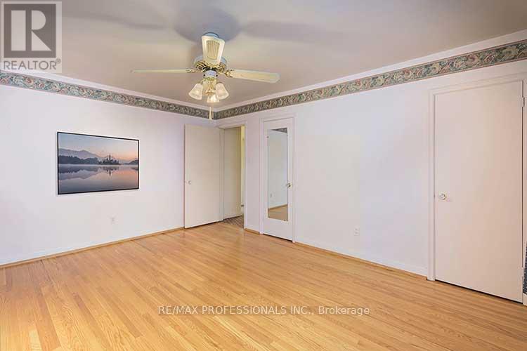 32 Northampton Drive, Toronto, Ontario  M9B 4S6 - Photo 17 - W12572930