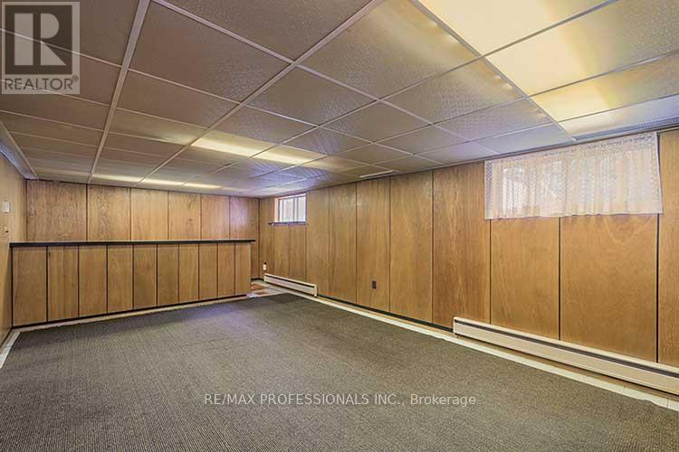 32 Northampton Drive, Toronto, Ontario  M9B 4S6 - Photo 33 - W12572930