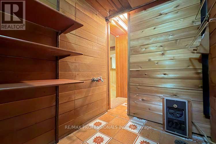 32 Northampton Drive, Toronto, Ontario  M9B 4S6 - Photo 36 - W12572930