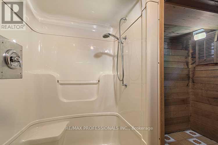 32 Northampton Drive, Toronto, Ontario  M9B 4S6 - Photo 37 - W12572930