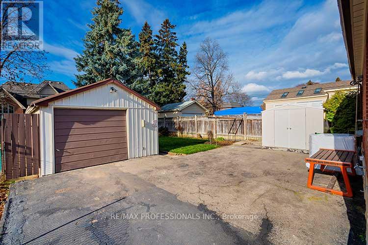 32 Northampton Drive, Toronto, Ontario  M9B 4S6 - Photo 42 - W12572930