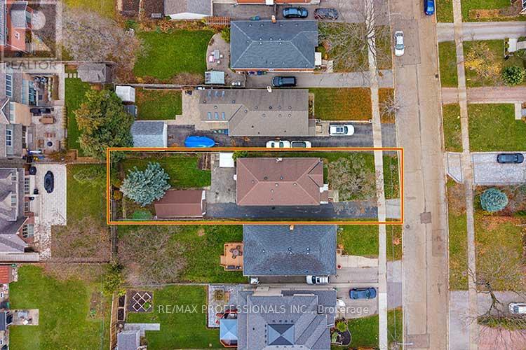 32 Northampton Drive, Toronto, Ontario  M9B 4S6 - Photo 44 - W12572930