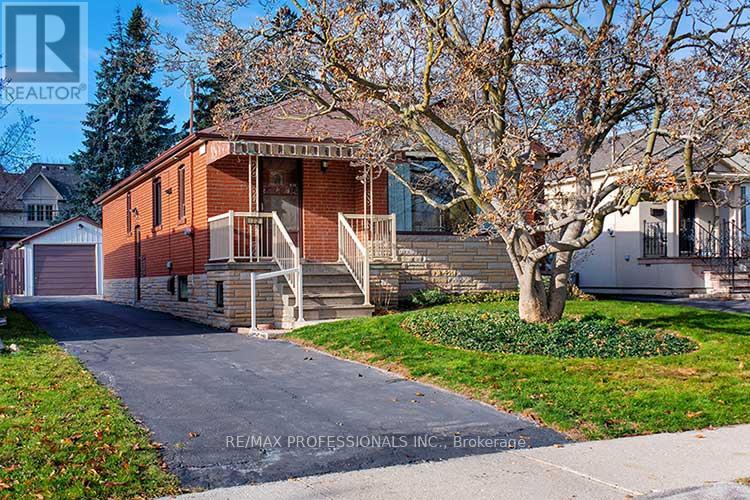 32 Northampton Drive, Toronto, Ontario  M9B 4S6 - Photo 49 - W12572930