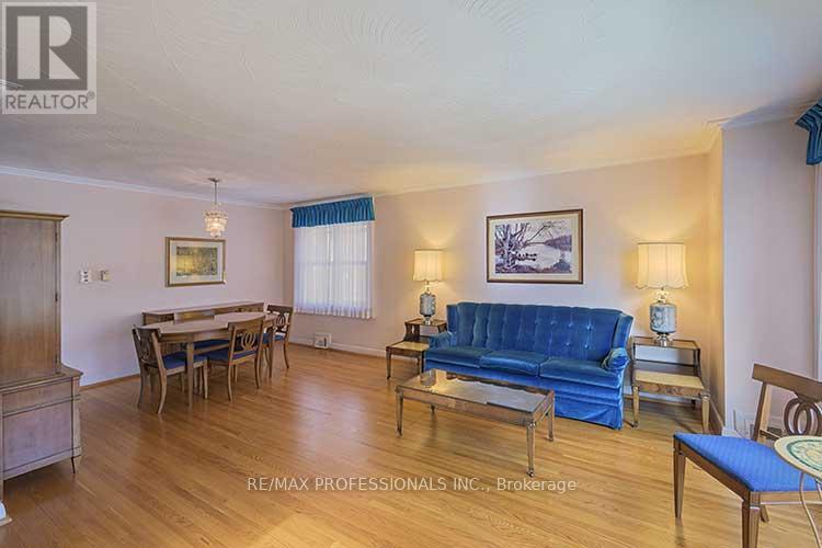 32 Northampton Drive, Toronto, Ontario  M9B 4S6 - Photo 7 - W12572930