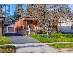 32 NORTHAMPTON DRIVE, Toronto, Ontario