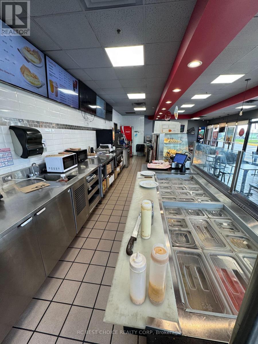 215 Carlingview Drive, Toronto, Ontario  M9W 5X8 - Photo 10 - W12572936