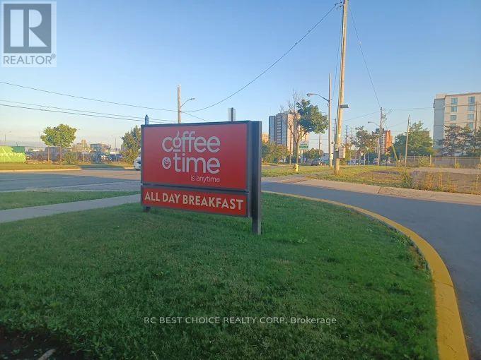 215 Carlingview Drive, Toronto, Ontario  M9W 5X8 - Photo 11 - W12572936