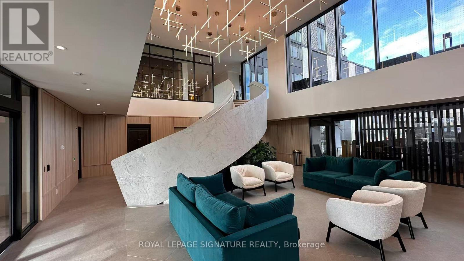 1310 - 3071 Trafalgar Road, Oakville, Ontario  L6H 8C6 - Photo 4 - W12572938