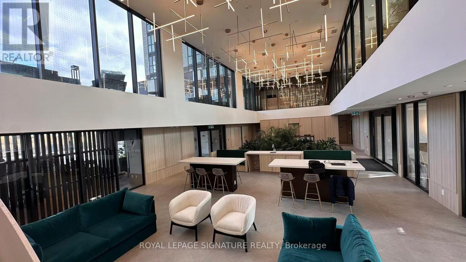 1310 - 3071 Trafalgar Road, Oakville, Ontario  L6H 8C6 - Photo 5 - W12572938