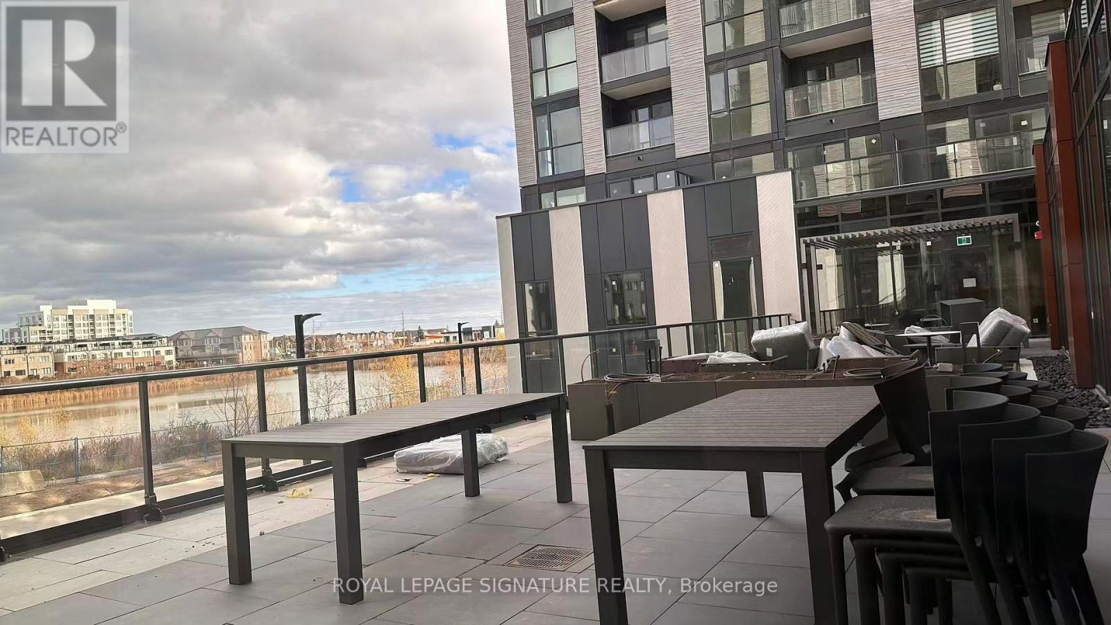 1310 - 3071 Trafalgar Road, Oakville, Ontario  L6H 8C6 - Photo 6 - W12572938