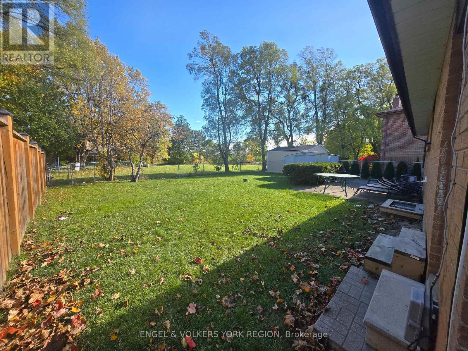 B - 18 Elrose Road W, Brampton, Ontario  L6T 2C2 - Photo 2 - W12572942