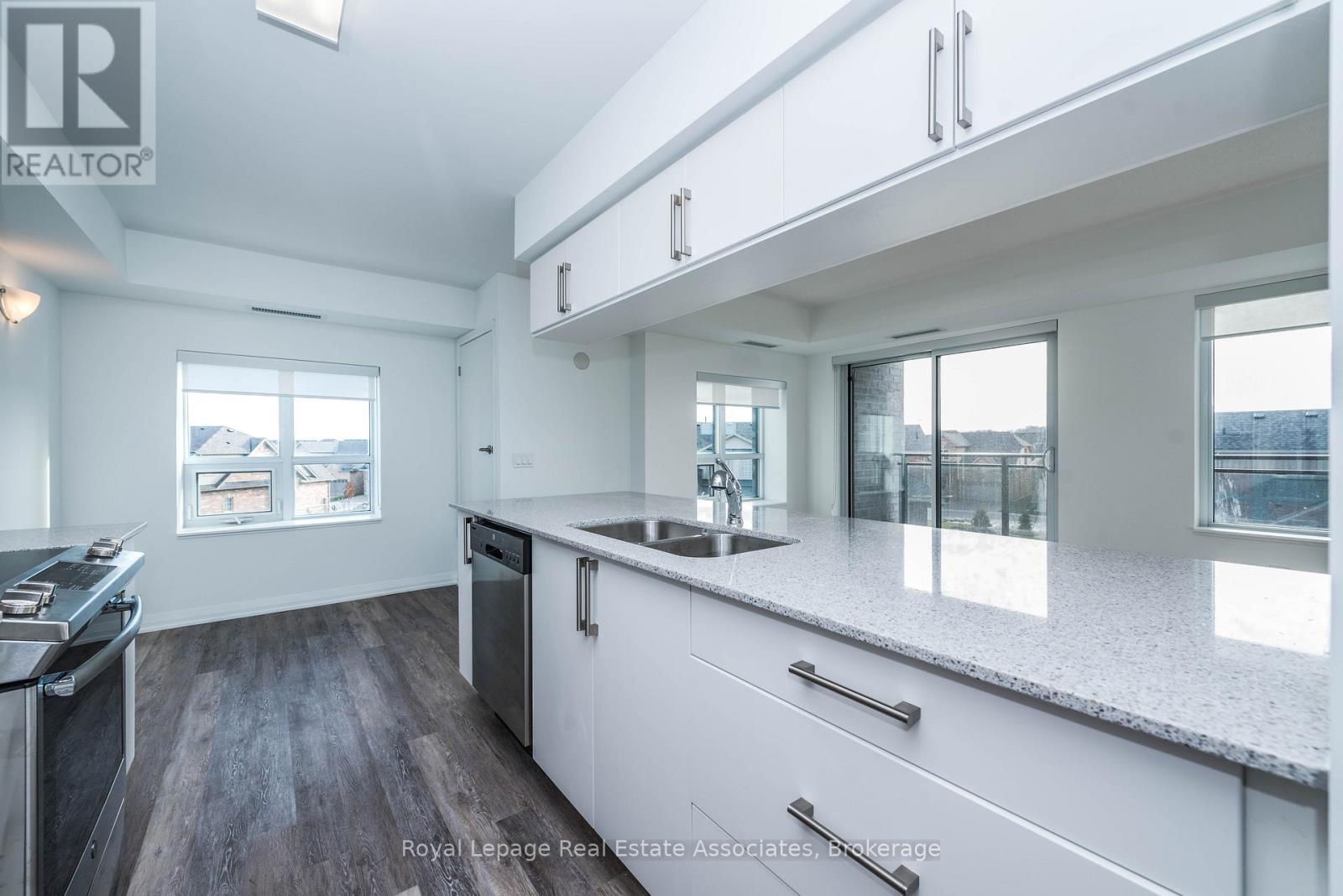 304 - 40 Via Rosedale Way, Brampton, Ontario  L6R 0W2 - Photo 12 - W12572944