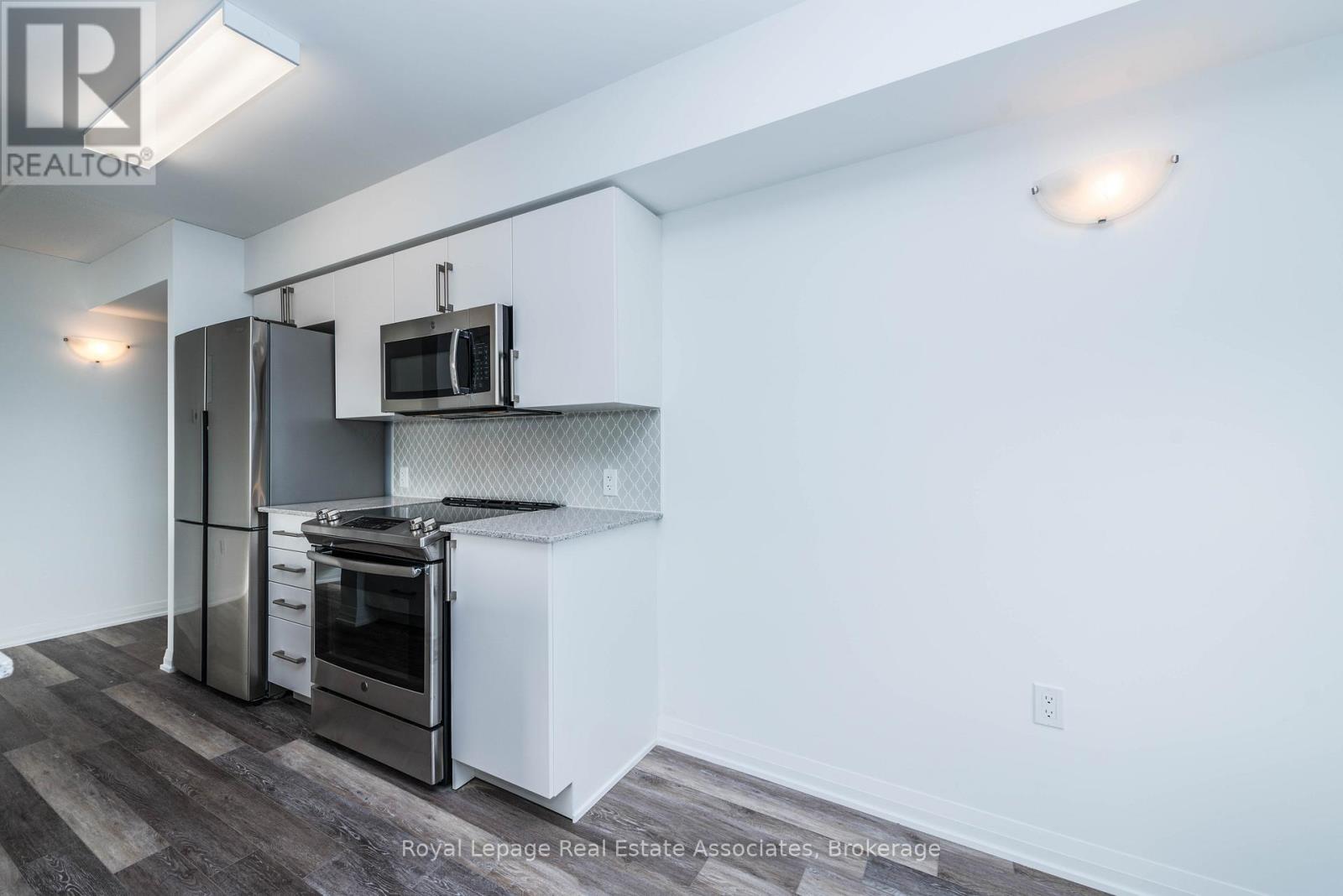 304 - 40 Via Rosedale Way, Brampton, Ontario  L6R 0W2 - Photo 13 - W12572944