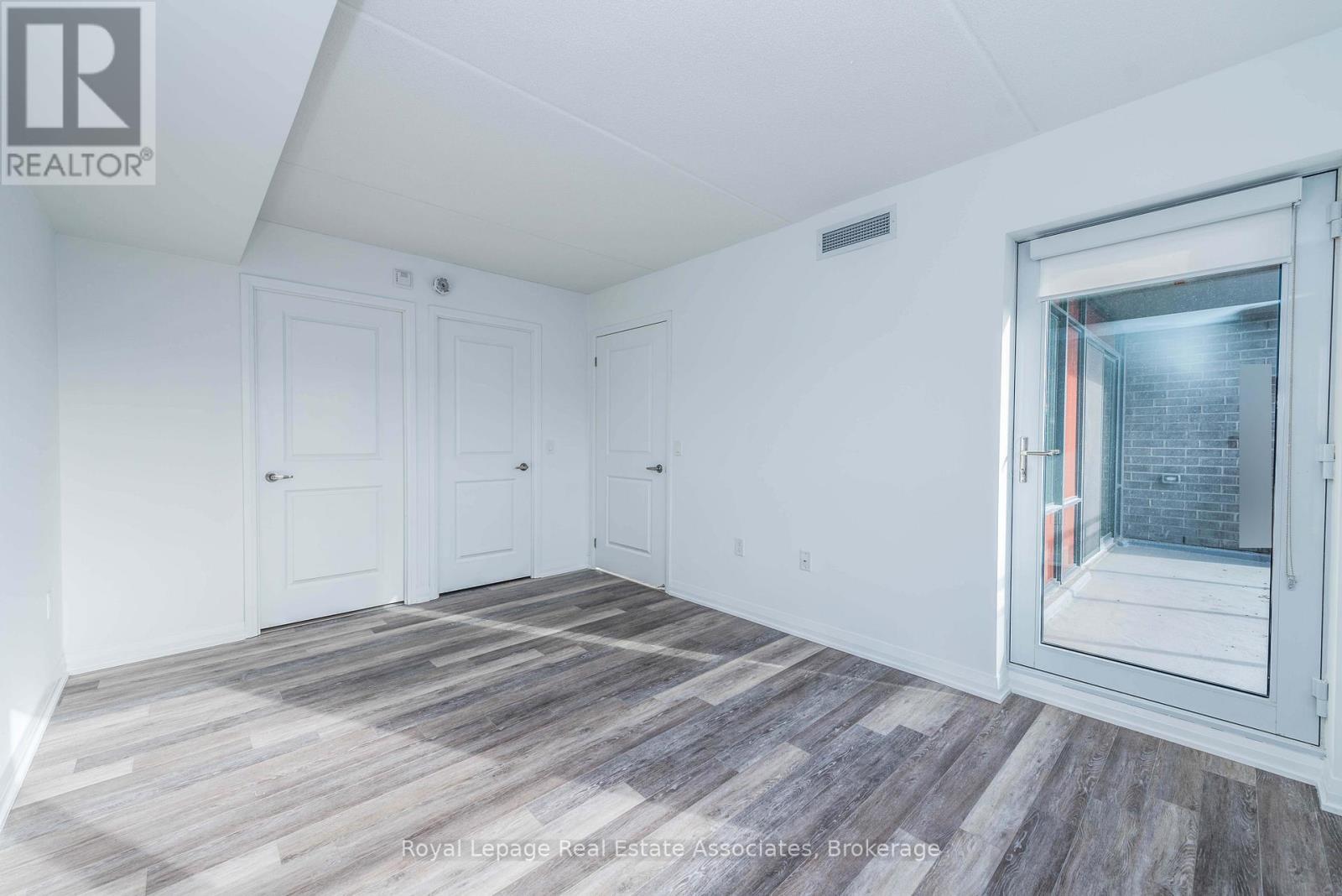 304 - 40 Via Rosedale Way, Brampton, Ontario  L6R 0W2 - Photo 14 - W12572944