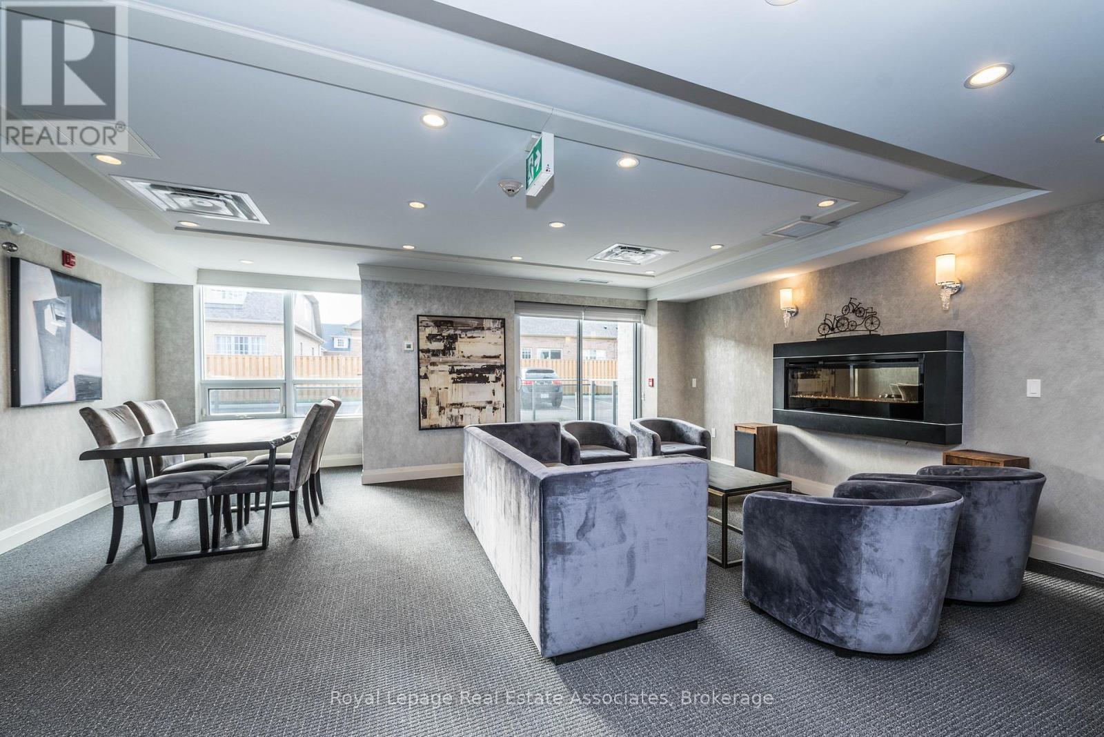 304 - 40 Via Rosedale Way, Brampton, Ontario  L6R 0W2 - Photo 4 - W12572944