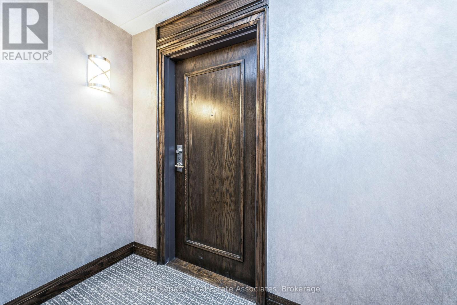 304 - 40 Via Rosedale Way, Brampton, Ontario  L6R 0W2 - Photo 7 - W12572944