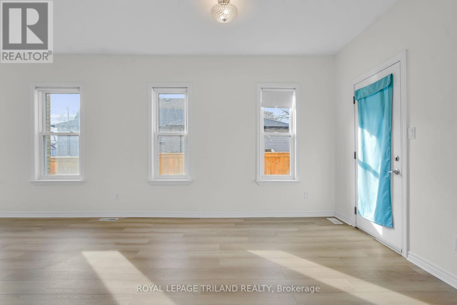 1 - 876 Van Street, London East, Ontario  N5Z 1M7 - Photo 5 - X12573088