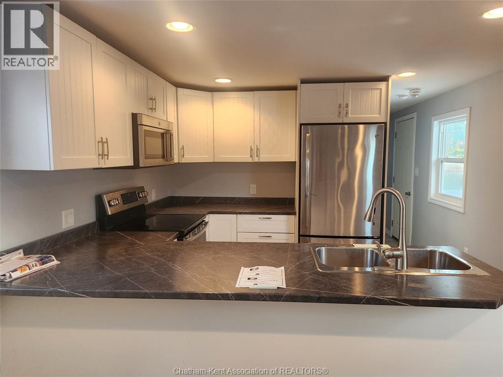 48 Regency Drive, Chatham, Ontario  N7L 4E9 - Photo 5 - 25029495