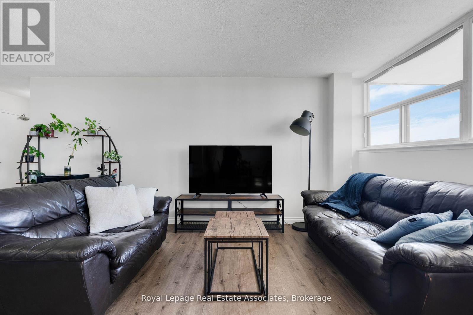 1204 - 215 Glenridge Avenue, St. Catharines, Ontario  L2T 3J7 - Photo 8 - X12572872