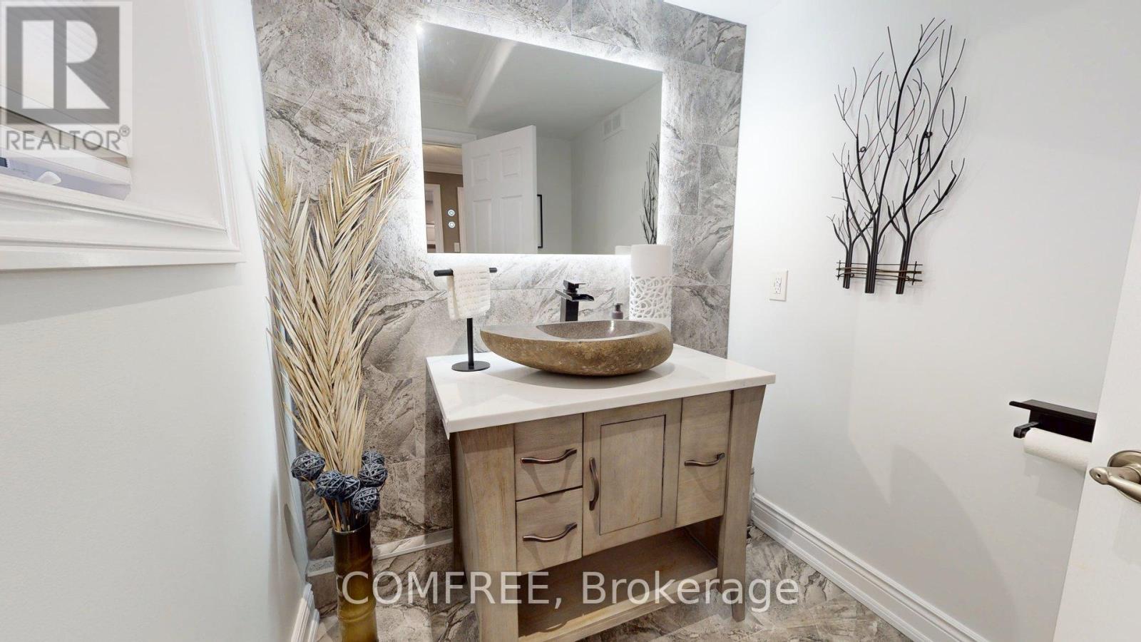 70 Wilderness Way, Ottawa, Ontario  K2S 2E3 - Photo 12 - X12573120