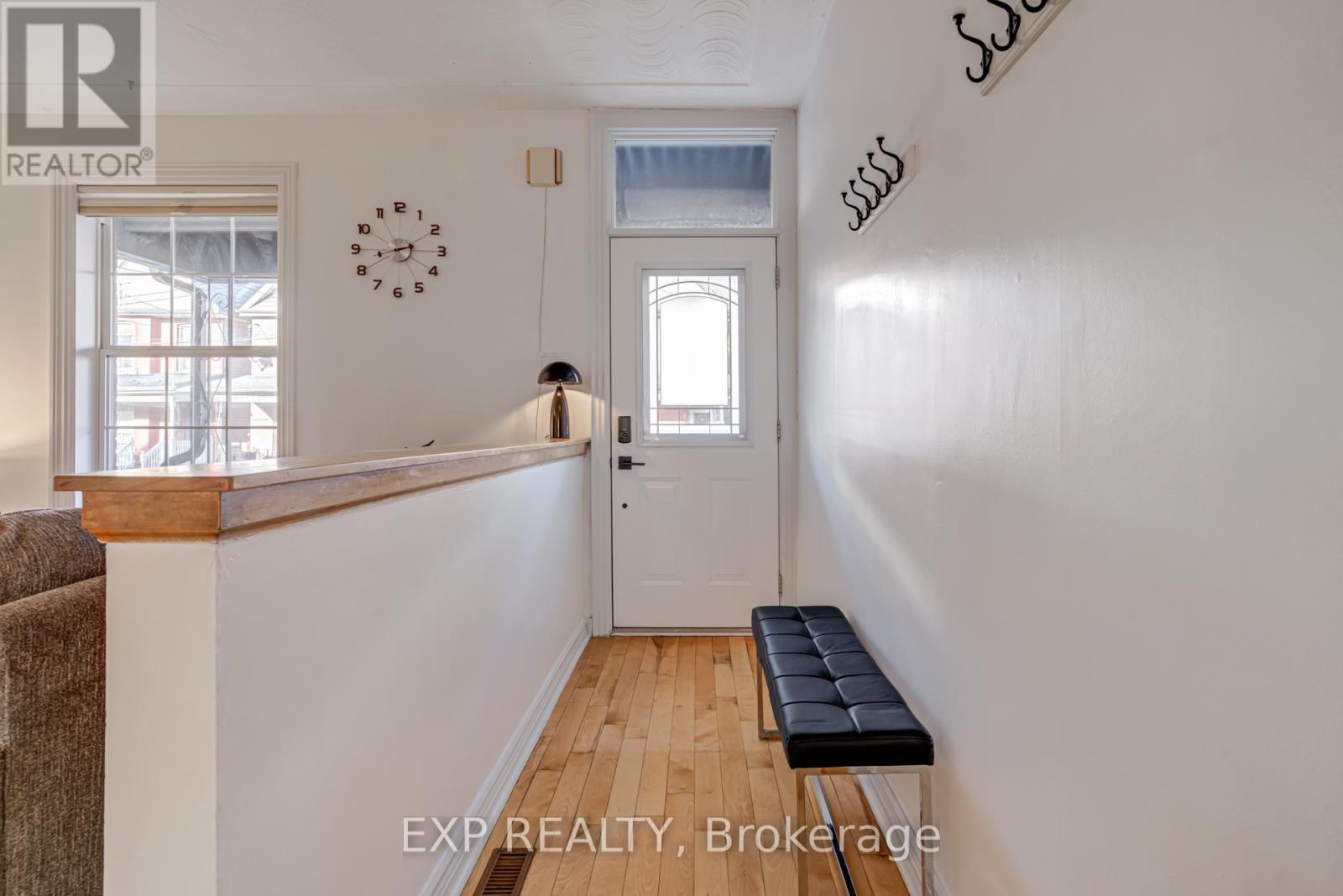 9 Mcneil Street, Hamilton, Ontario  L8R 2C3 - Photo 5 - X12573008