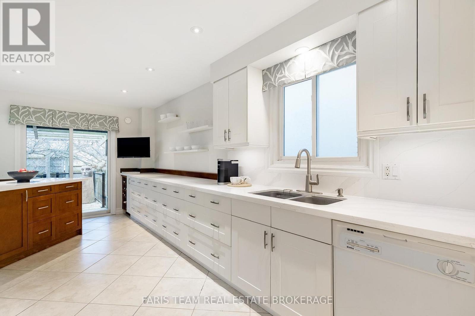 40 Orwell Crescent, Barrie (Letitia Heights), Ontario  L4N 6M6 - Photo 10 - S12572522