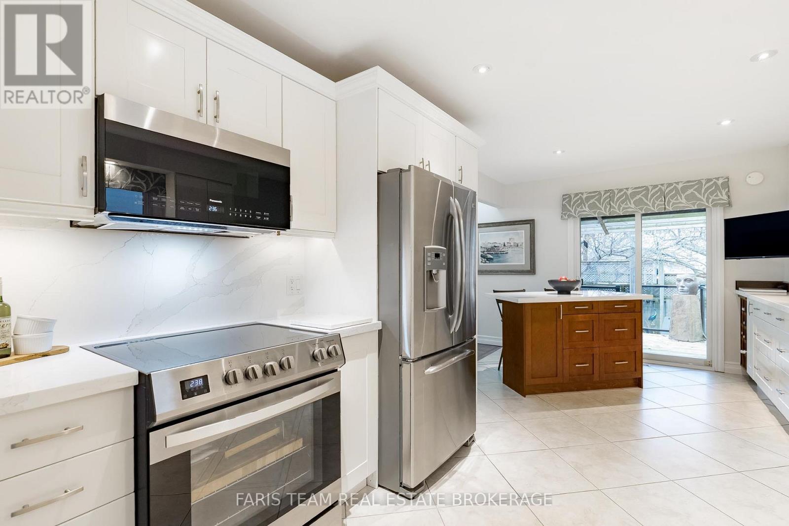 40 Orwell Crescent, Barrie (Letitia Heights), Ontario  L4N 6M6 - Photo 8 - S12572522