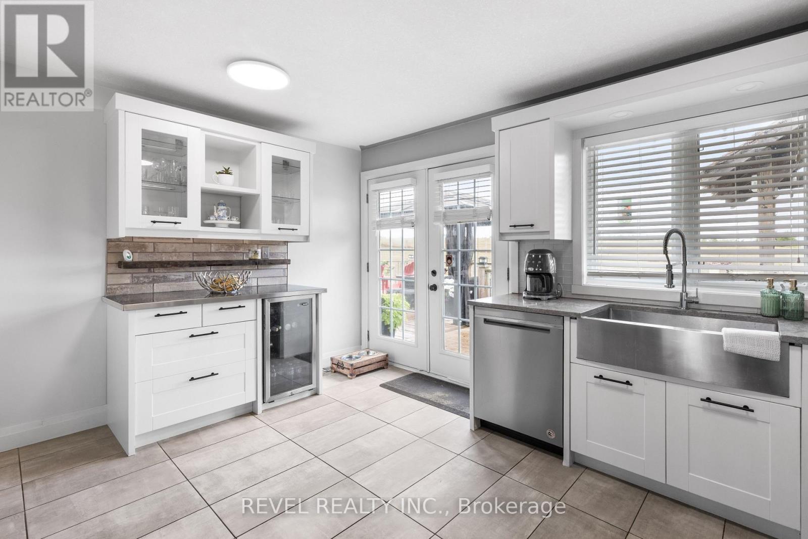 1578 Sturgeon Road, Kawartha Lakes, Ontario K0M 1L0 - Photo 16 - X12510602