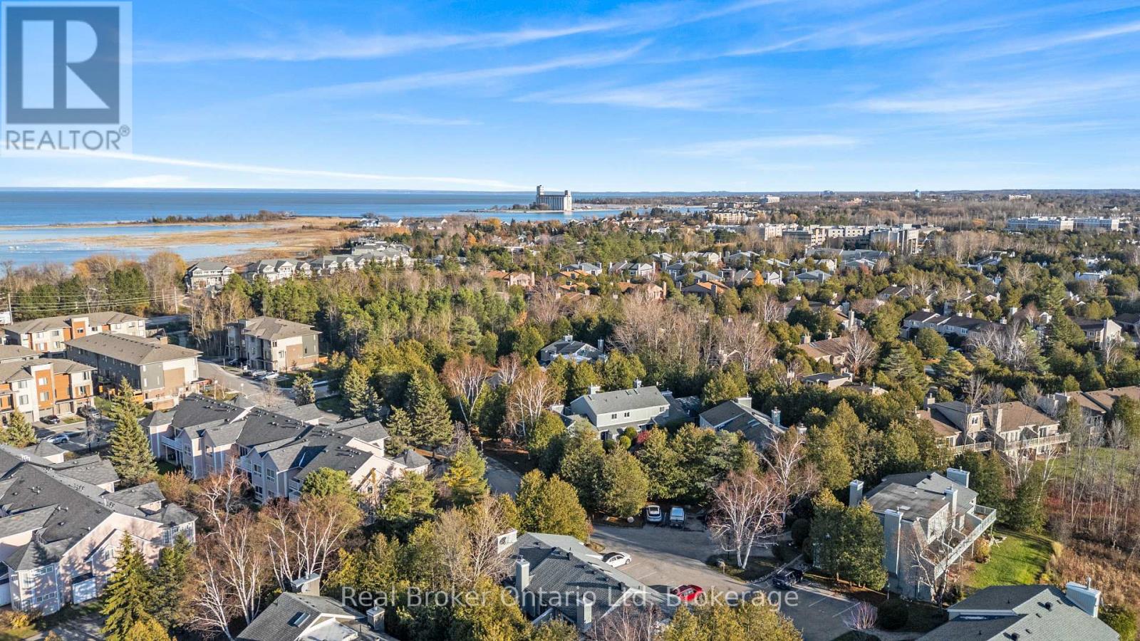 31 - 127 Fairway Crescent, Collingwood, Ontario  L9Y 5B4 - Photo 2 - S12573118