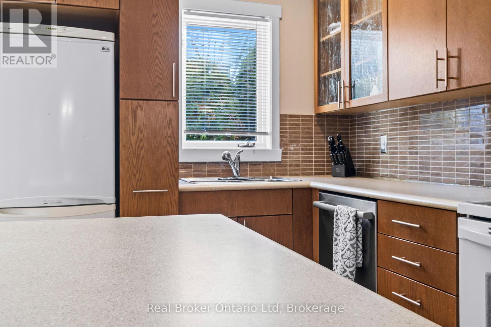 31 - 127 Fairway Crescent, Collingwood, Ontario  L9Y 5B4 - Photo 6 - S12573118