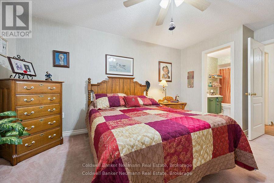 13 Pressed Brick Drive, Brampton, Ontario  L6V 4K8 - Photo 15 - W12573056