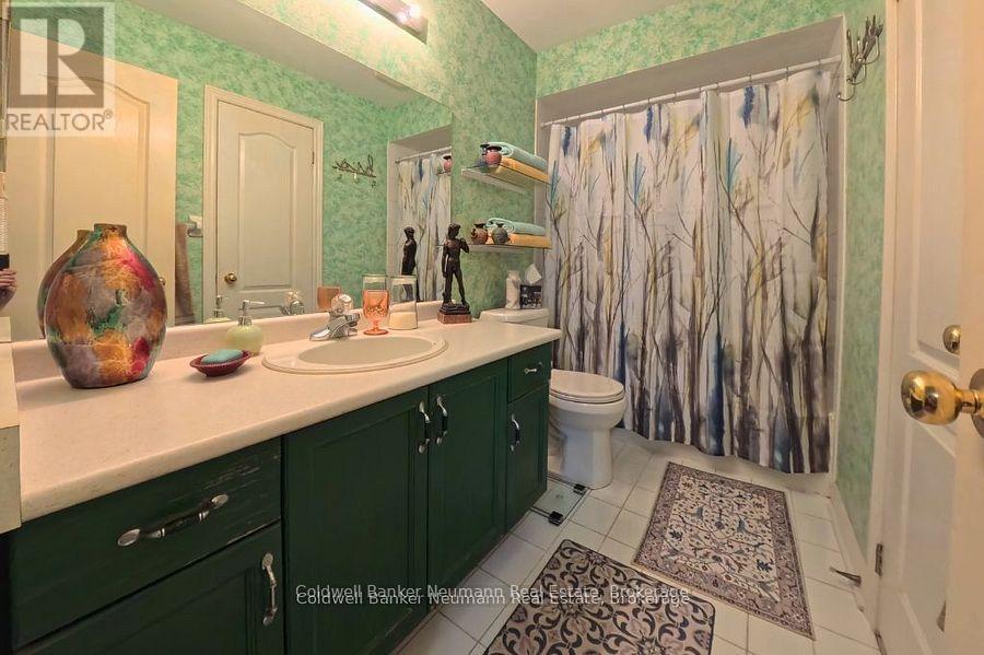 13 Pressed Brick Drive, Brampton, Ontario  L6V 4K8 - Photo 17 - W12573056