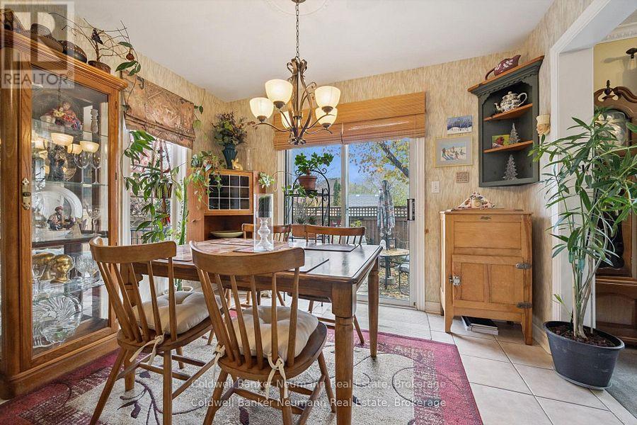 13 Pressed Brick Drive, Brampton, Ontario  L6V 4K8 - Photo 7 - W12573056