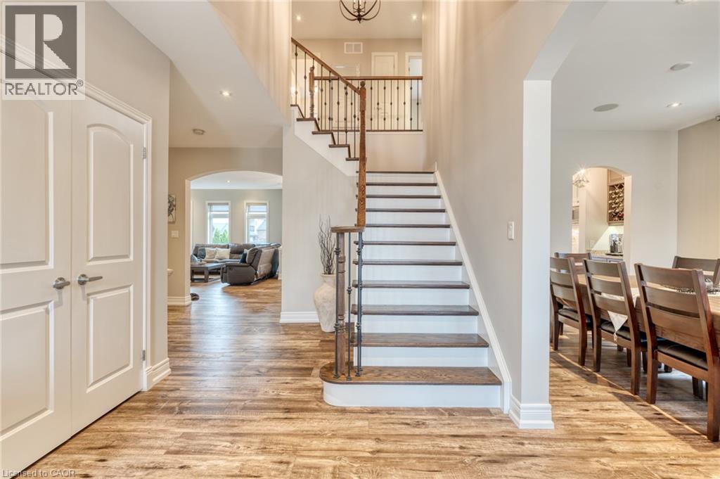 28 Southmeadow Crescent, Stoney Creek, Ontario  L8G 3E5 - Photo 4 - 40788964