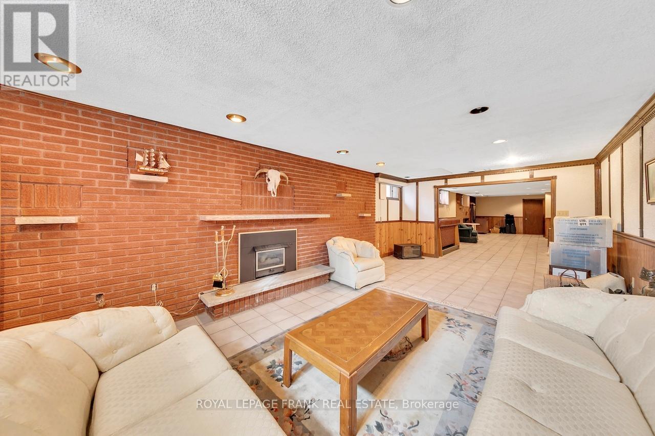 4236 Rockwood Road, Mississauga, Ontario  L4W 1L7 - Photo 33 - W12573132