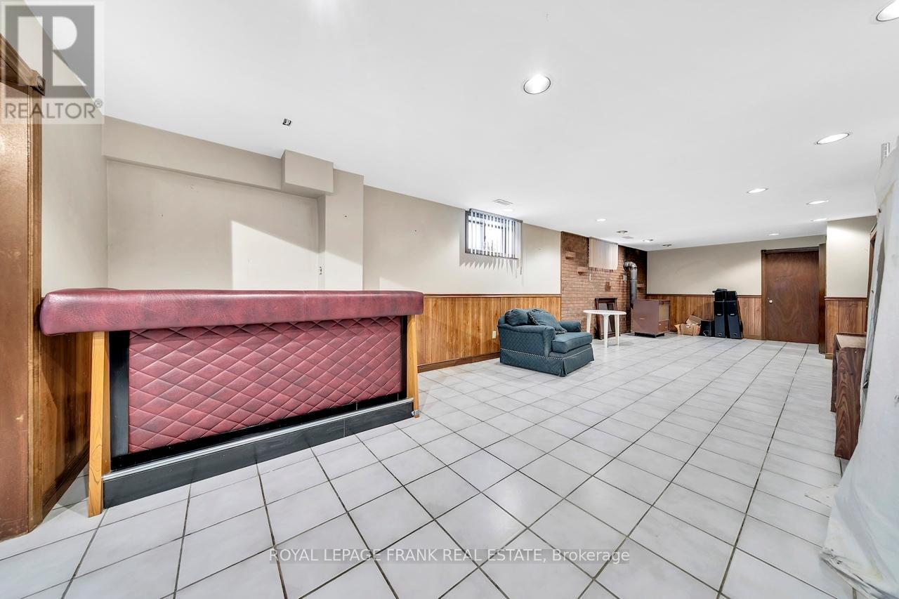 4236 Rockwood Road, Mississauga, Ontario  L4W 1L7 - Photo 37 - W12573132